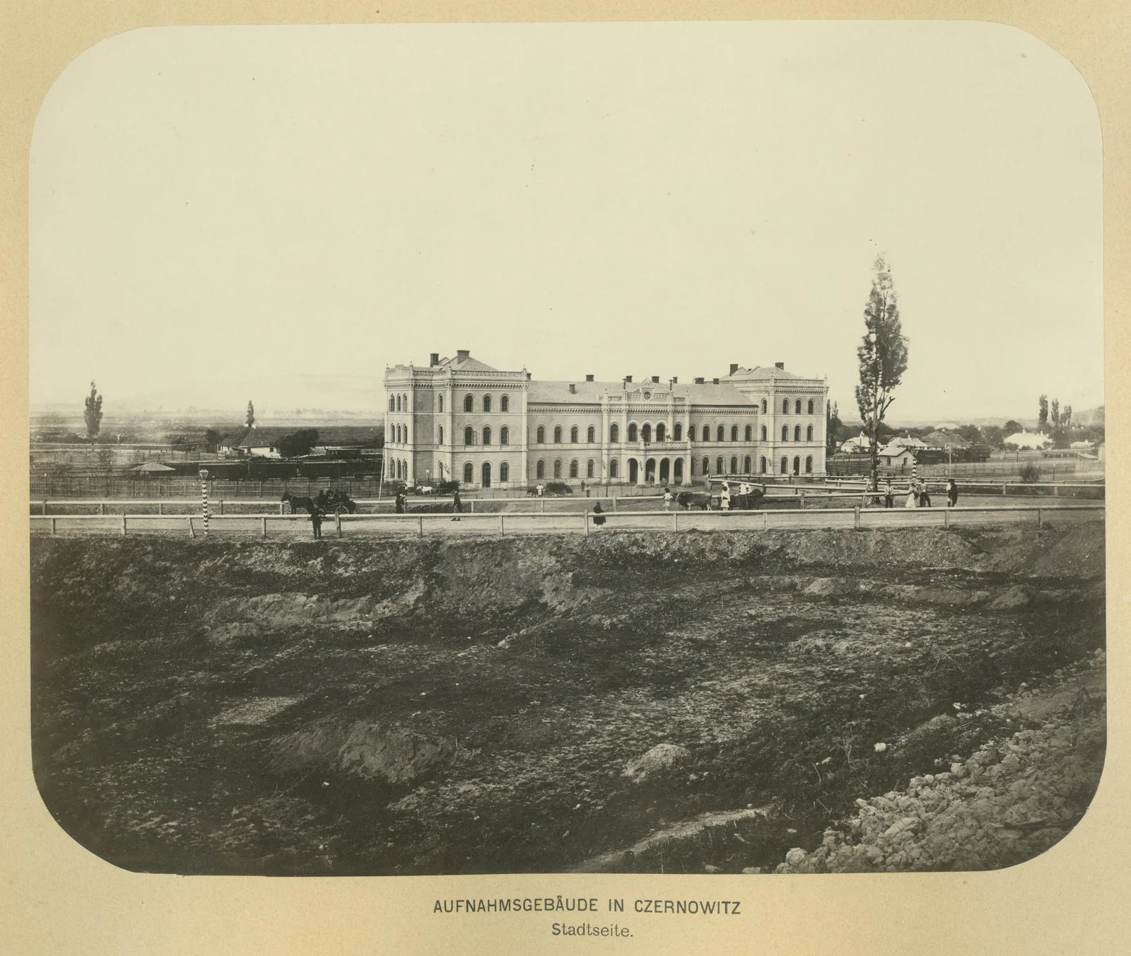 Aufnahmsgebäude (Bahnhof) Czernowitz, Stadtseite, 1868